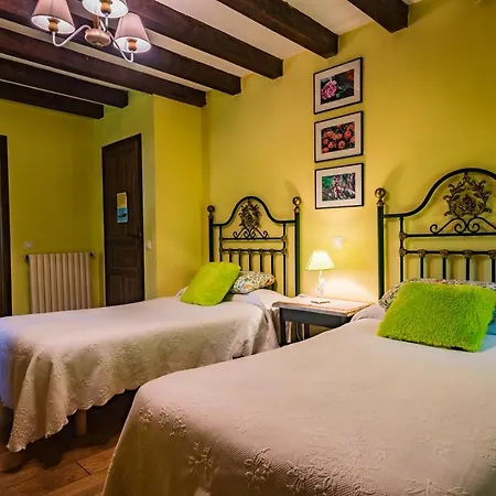 بيت ريفي Camino Del Norte 3*